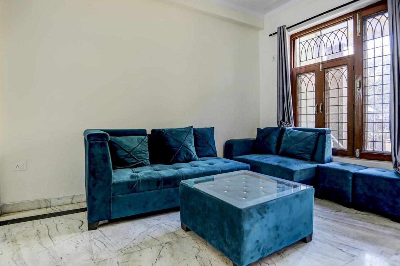 Capital O Uk House Residency Hotell Gurgaon Exteriör bild