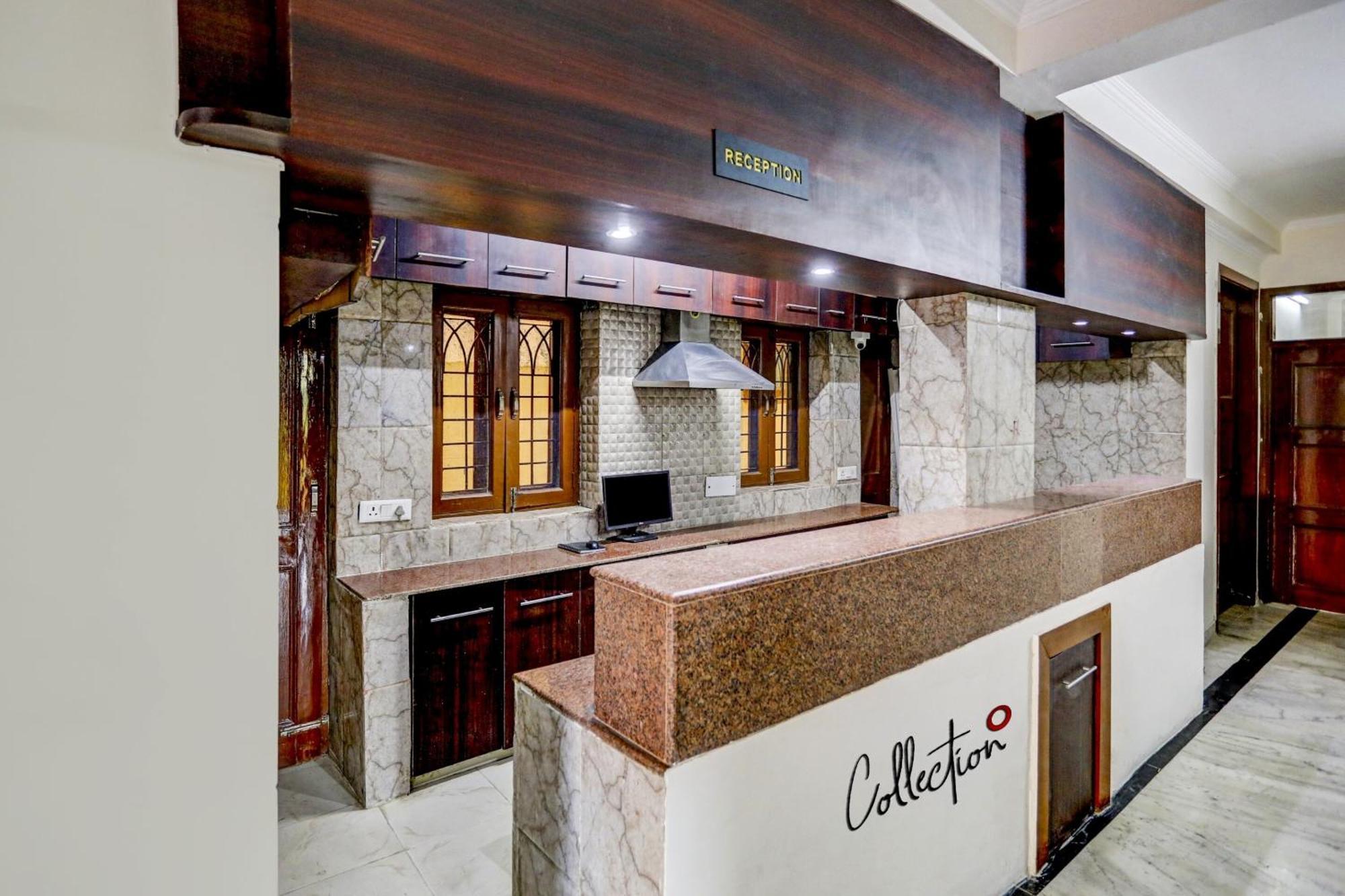 Capital O Uk House Residency Hotell Gurgaon Exteriör bild