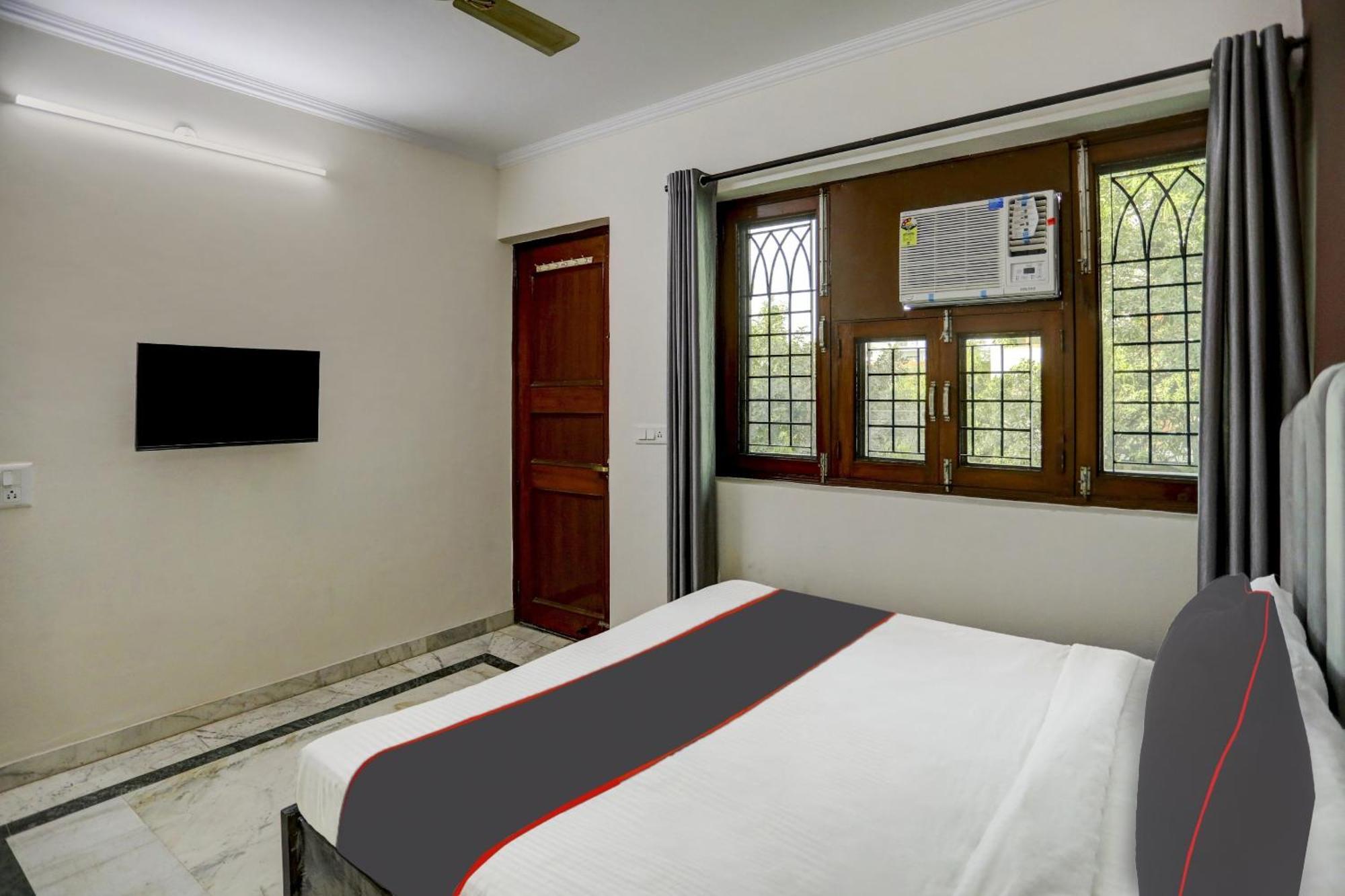 Capital O Uk House Residency Hotell Gurgaon Exteriör bild